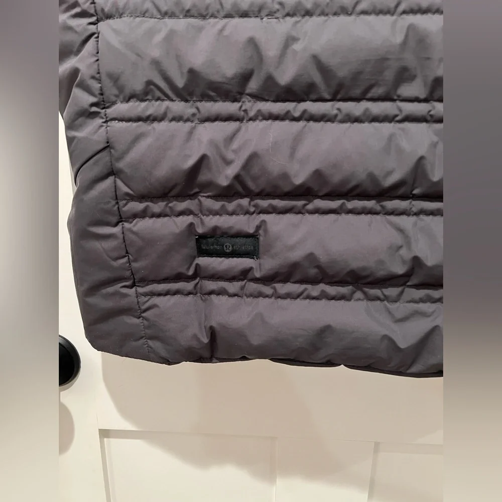Lululemon Reversible Down Vest Palm Deco Grey- Men’s XL NWOT - Picture 5 of 9